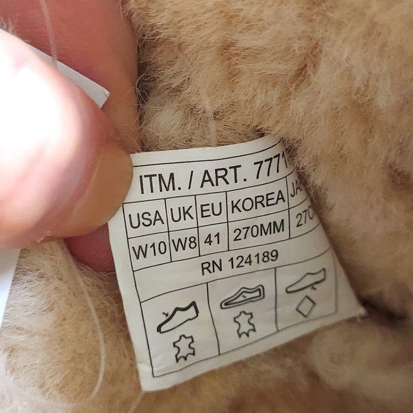 Kirkland Signature Chestnut Suede Short Shearling Boots - Picture 7 of 15